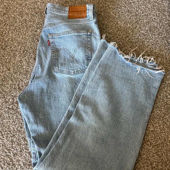 Levi's Ribcage Straight jeans w/ raw hem - Picture 5 of 7
